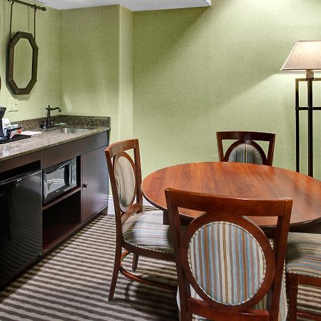 Holiday Inn Express Hotel & Suites Atlanta Buckhead By Ihg Εξωτερικό φωτογραφία