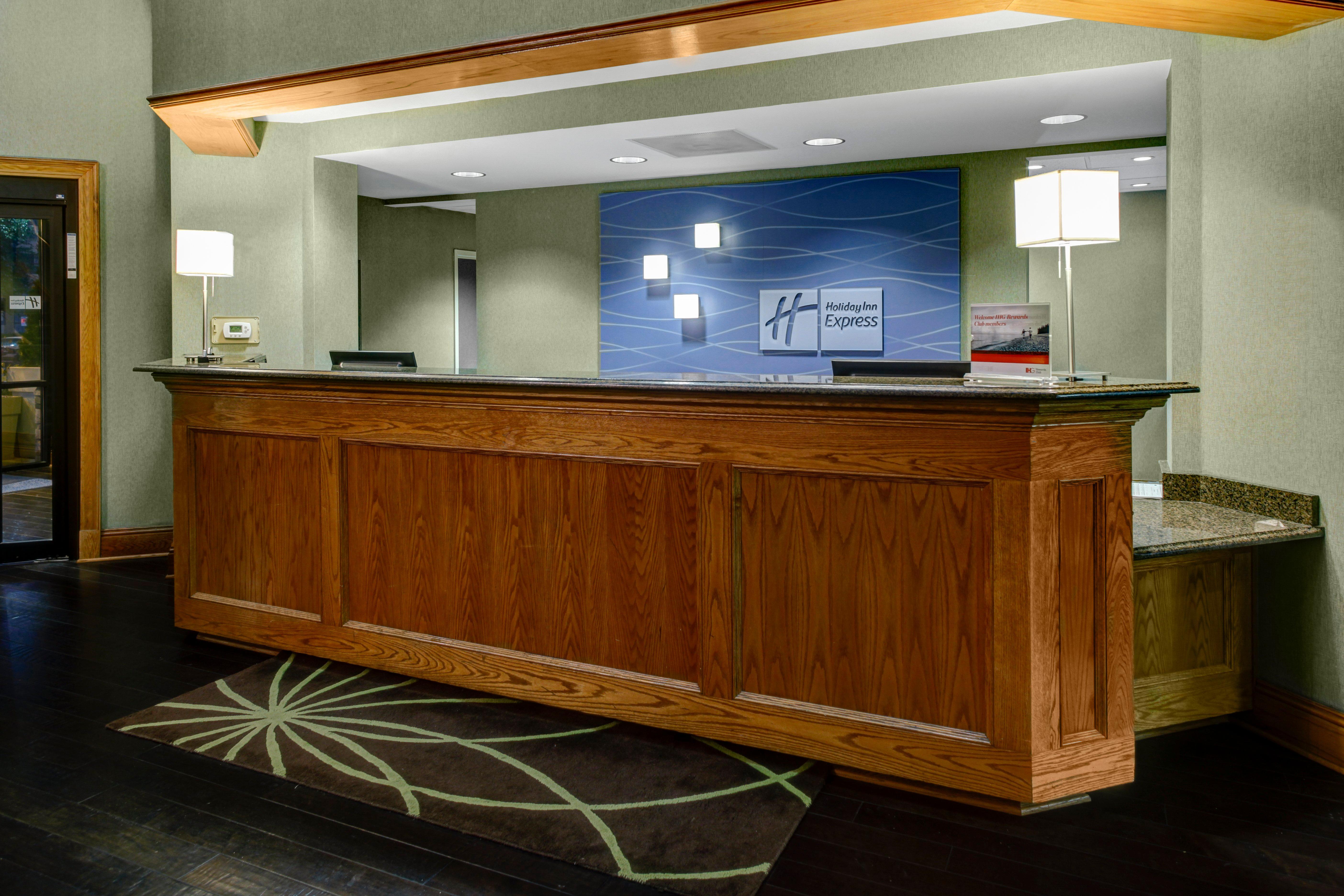 Holiday Inn Express Hotel & Suites Atlanta Buckhead By Ihg Εξωτερικό φωτογραφία