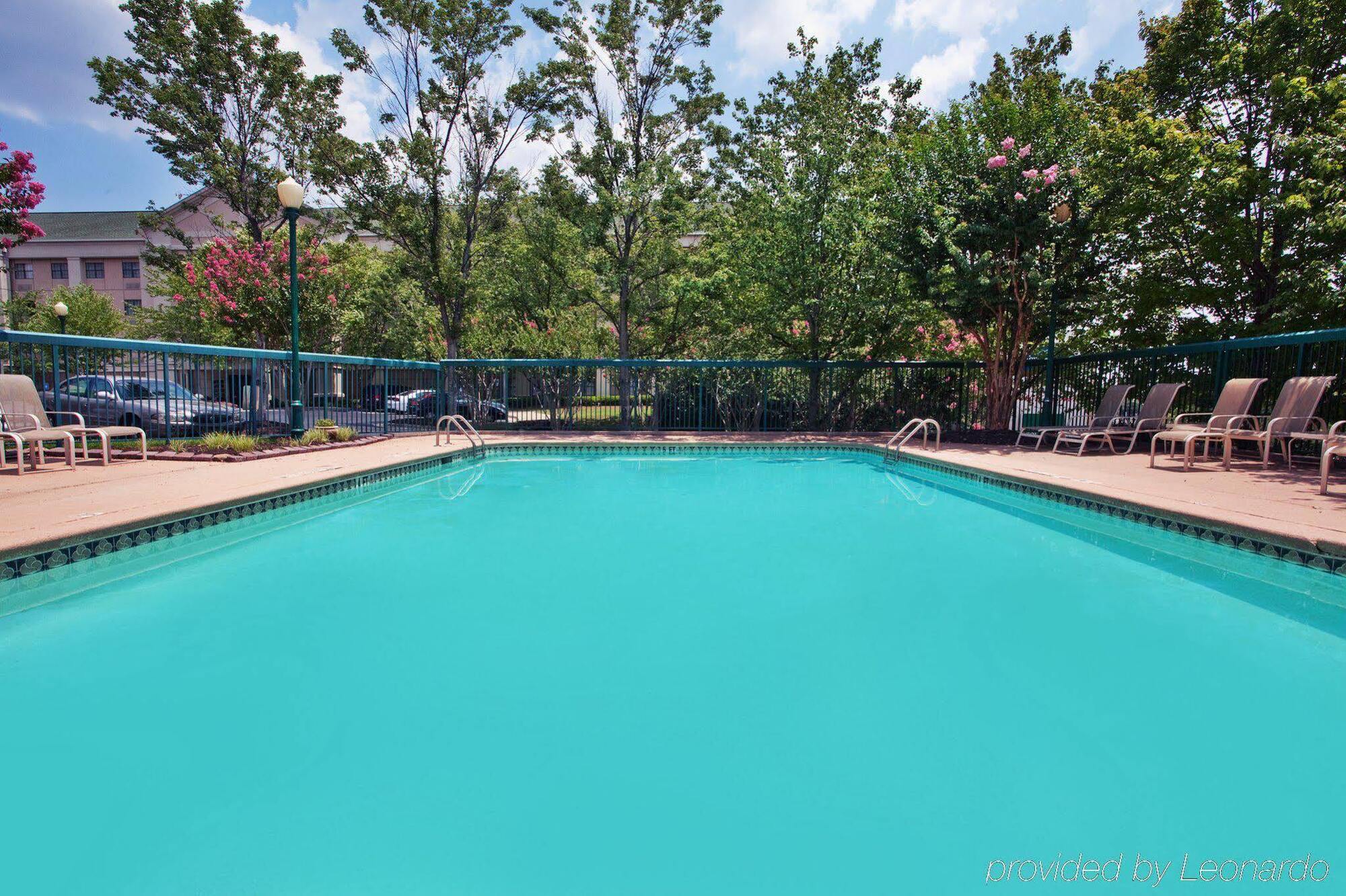 Holiday Inn Express Hotel & Suites Atlanta Buckhead By Ihg Εξωτερικό φωτογραφία